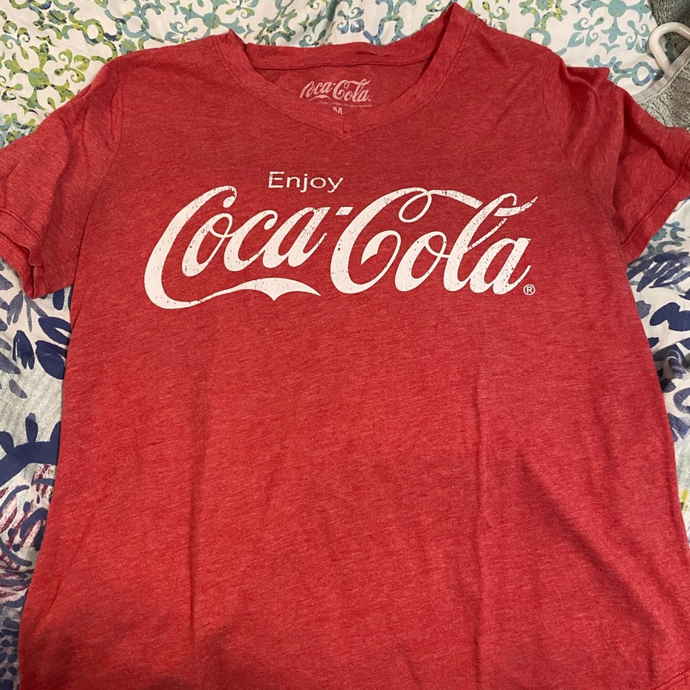 red COCA COLA tshirt